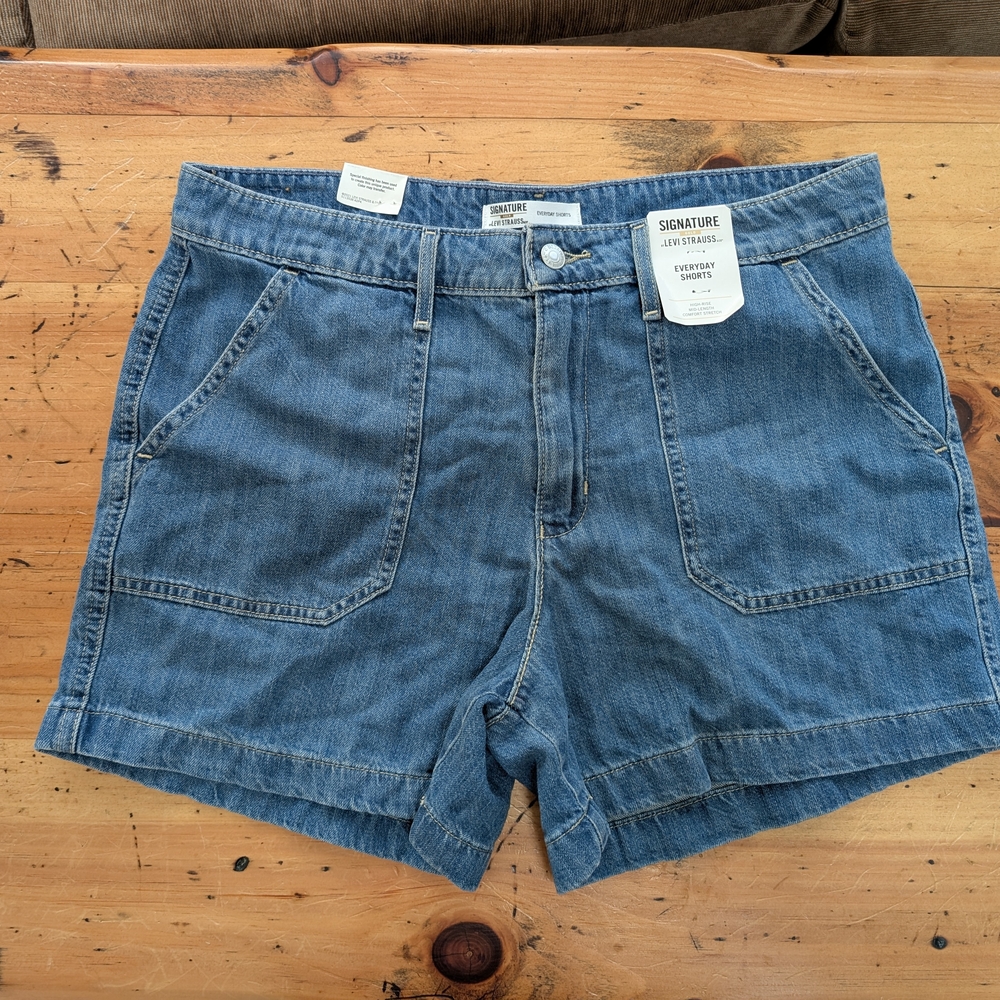 Signature Women's Blue Denim Shorts